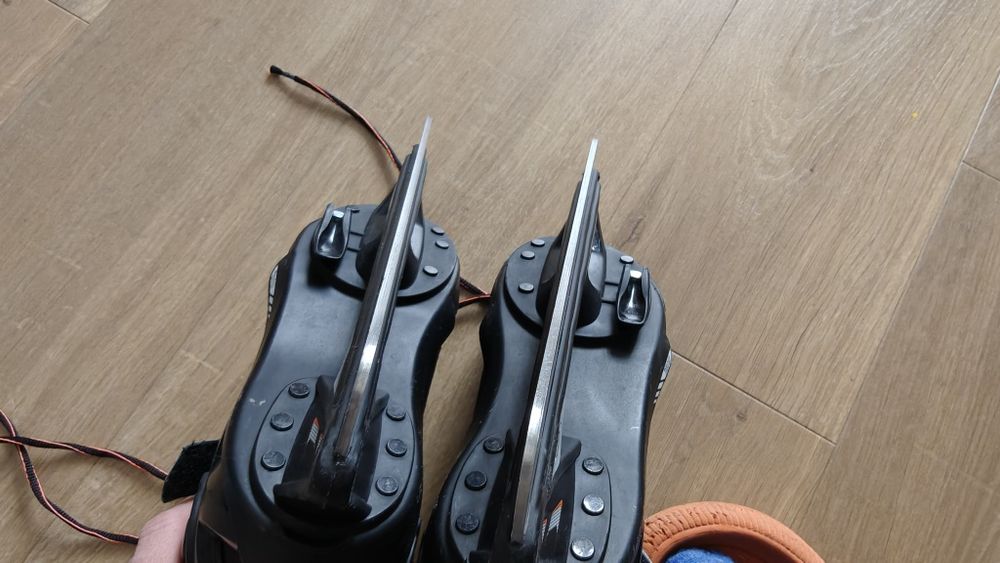 Łyżwy Decathlon OXELO FIT  100  Junior rozmiar regulowany 35-38,