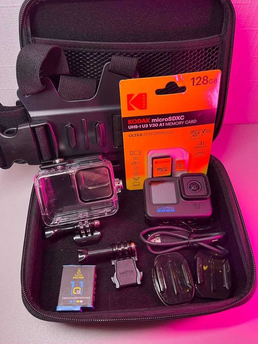 Екшн-камера GoPro Hero 11 з нагрудним кріпленням