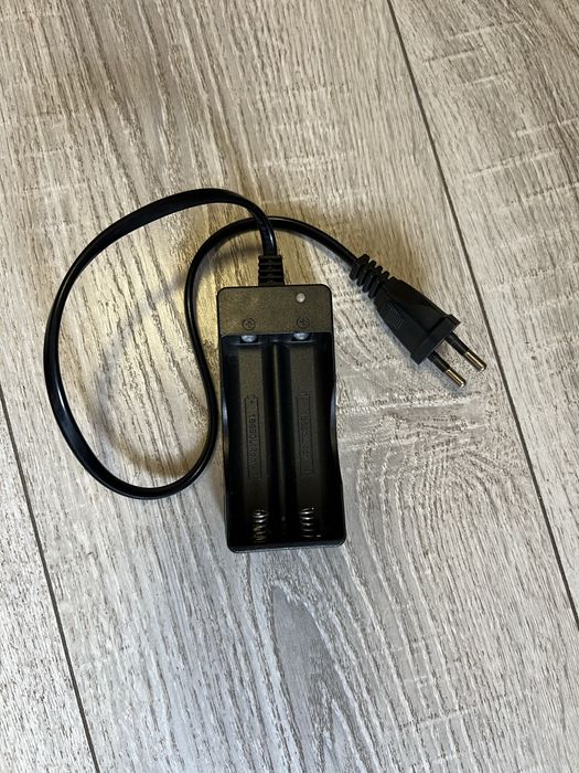 Зарядное утройство для 18650