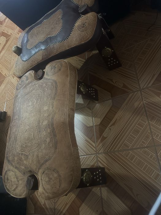 Conjunto de 2 bancos decorativos