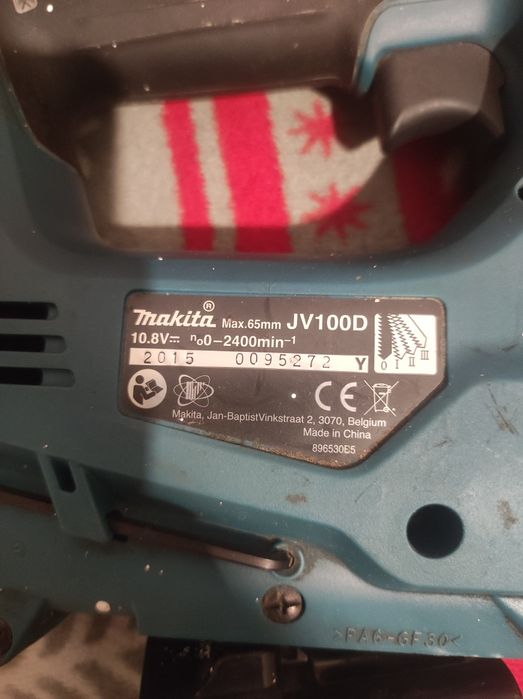 Продам лобзік Makita JV100D