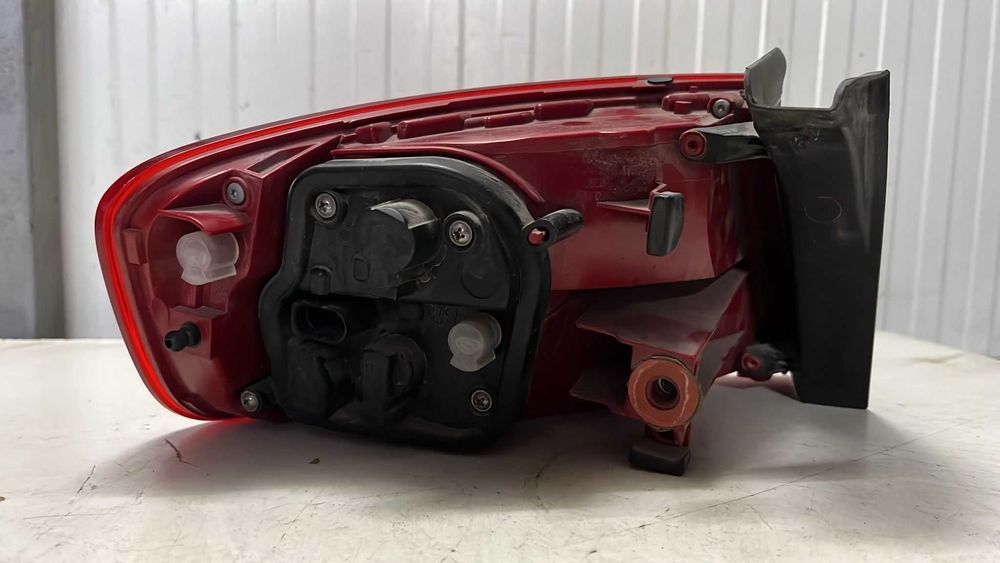 Farolim direito AUDI A4 B8 (8K2)