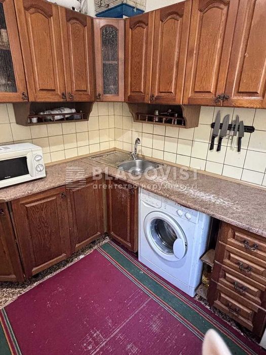 Продаж 2-к квартири по вулиці Джохара Дудаєва Солом'янський район.Держпрограми.