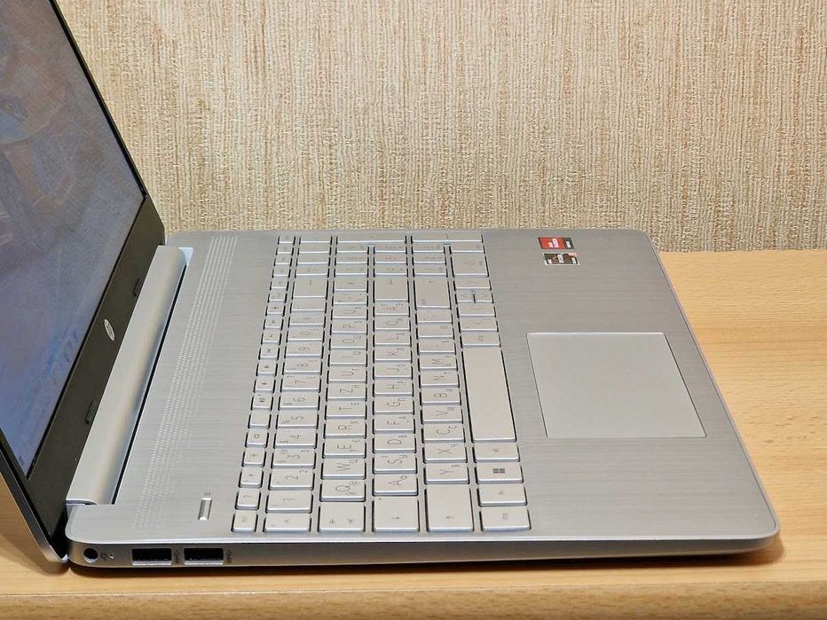 Сучасний HP AMD Ryzen 5 5500U RAM8Gb SSD 512Gb Full HD Батарея 8 годин