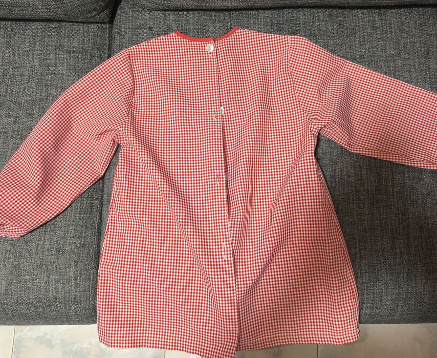 Bata escolar Sala Vermelha