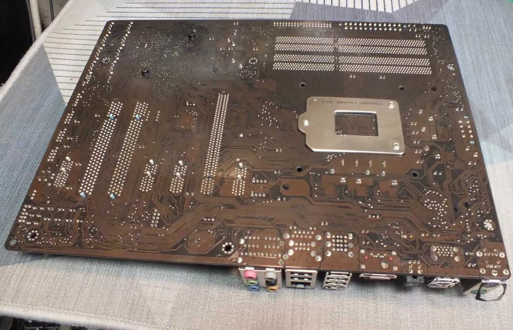 плата Asus P7P55D-E LX 4 DIMM