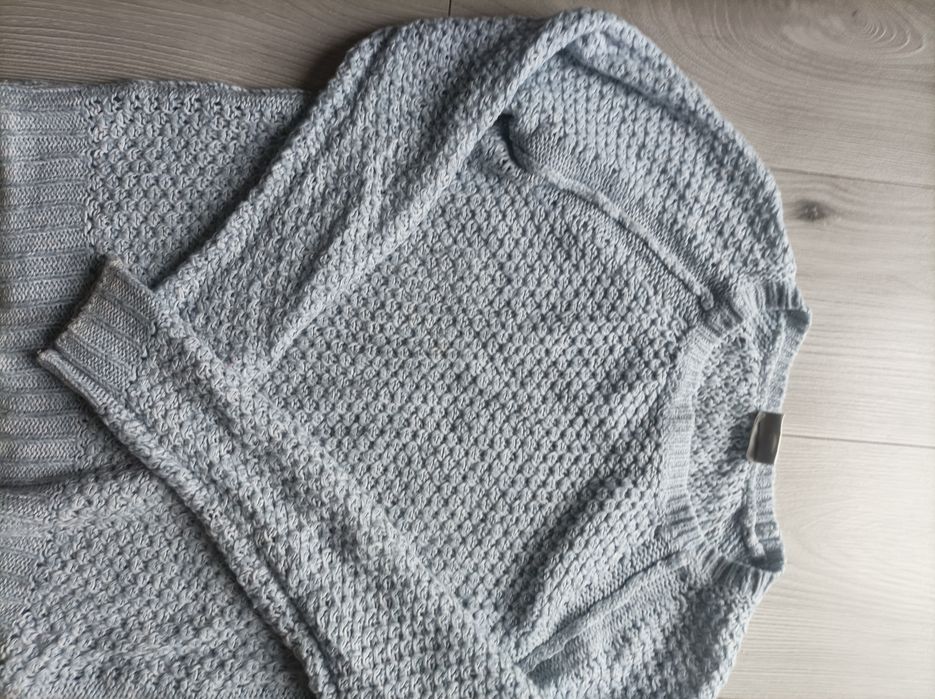 Sweterek błękitny pleciony r.s