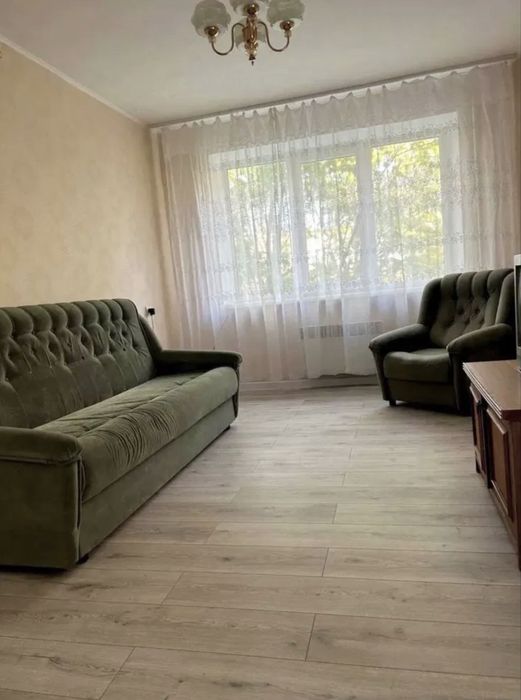 Здається 2 кім квартира з Евроремонтом біля Дендропарку