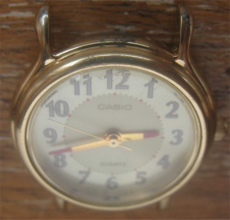 Casio de senhora - LQ-776 (avariado)