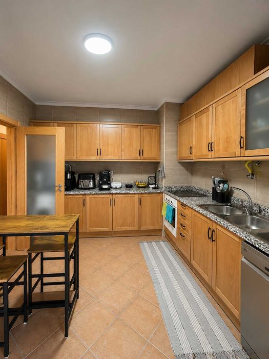 Apartamento T1 com garagem e terraço no Edifício D. João I – Centro de Viseu