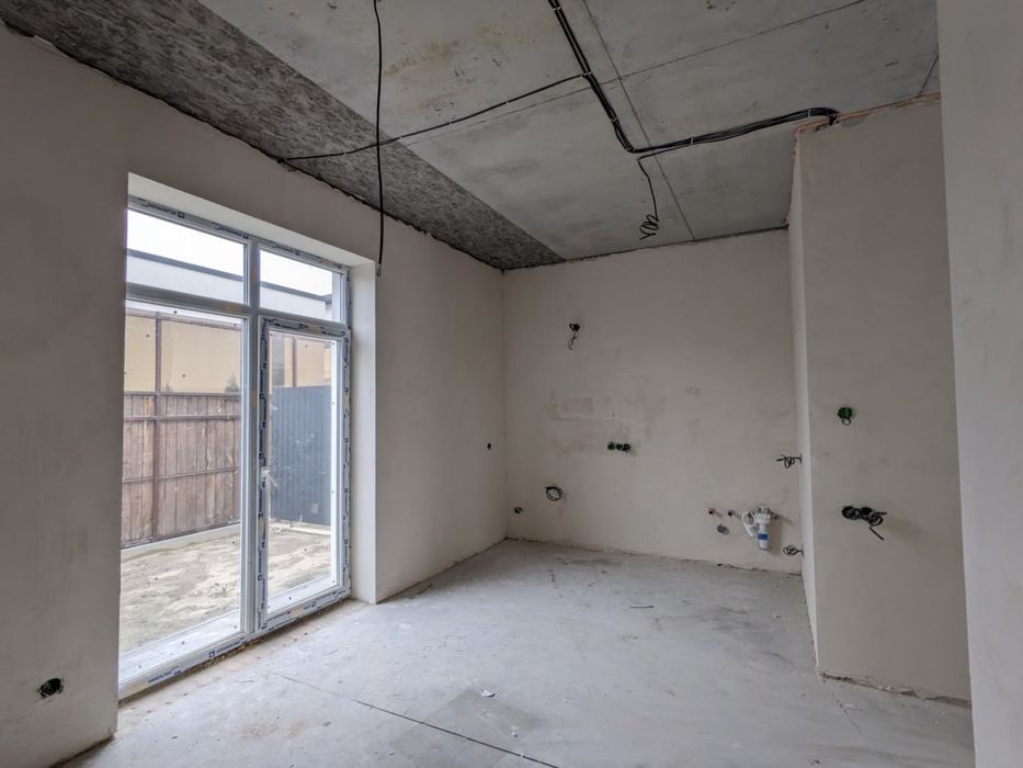 Продаж Таунхауса. Стоянка ( біля дитячого садочка)