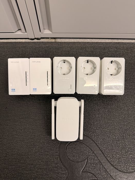 Conjunto Powerline TP-Link + Repetidor D-Link: 5 Adaptadores + Wifi