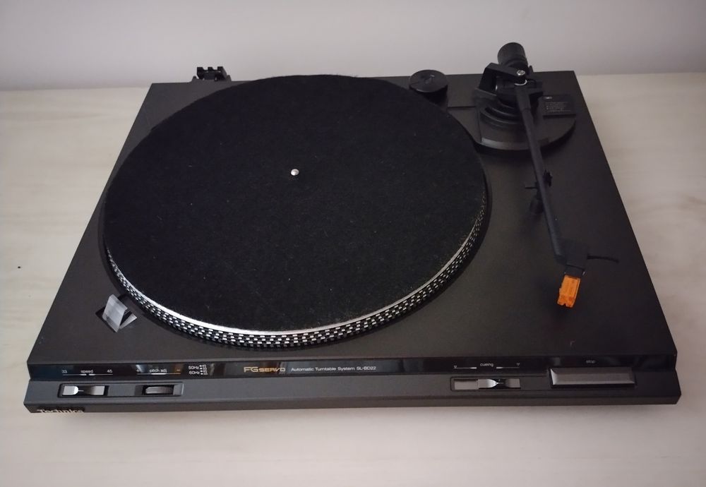Technics gira discos SL BD22 muito bom estado.