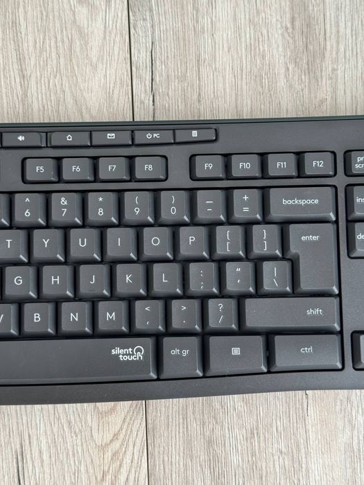 Комплект (клавіатура, миша) Logitech MK295 Wireless Combo Black NL