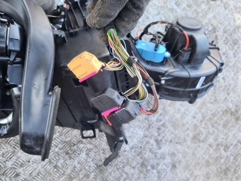 VW Transporter T5 nagrzewnica europa 7H5/820/005AD