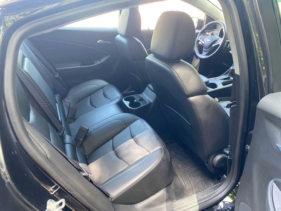 Chevrolet Volt LT      2017