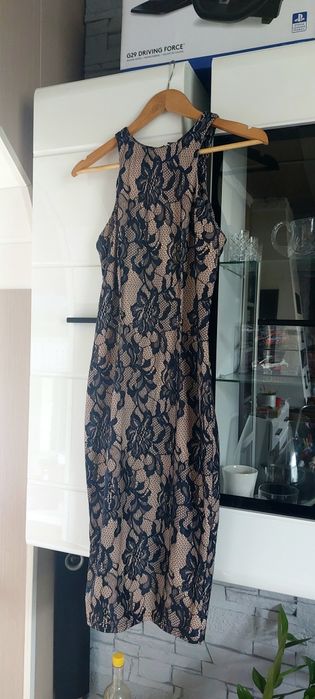 Sukienka midi elegancka koronkowa dopasowana z dekoltem halter S 36