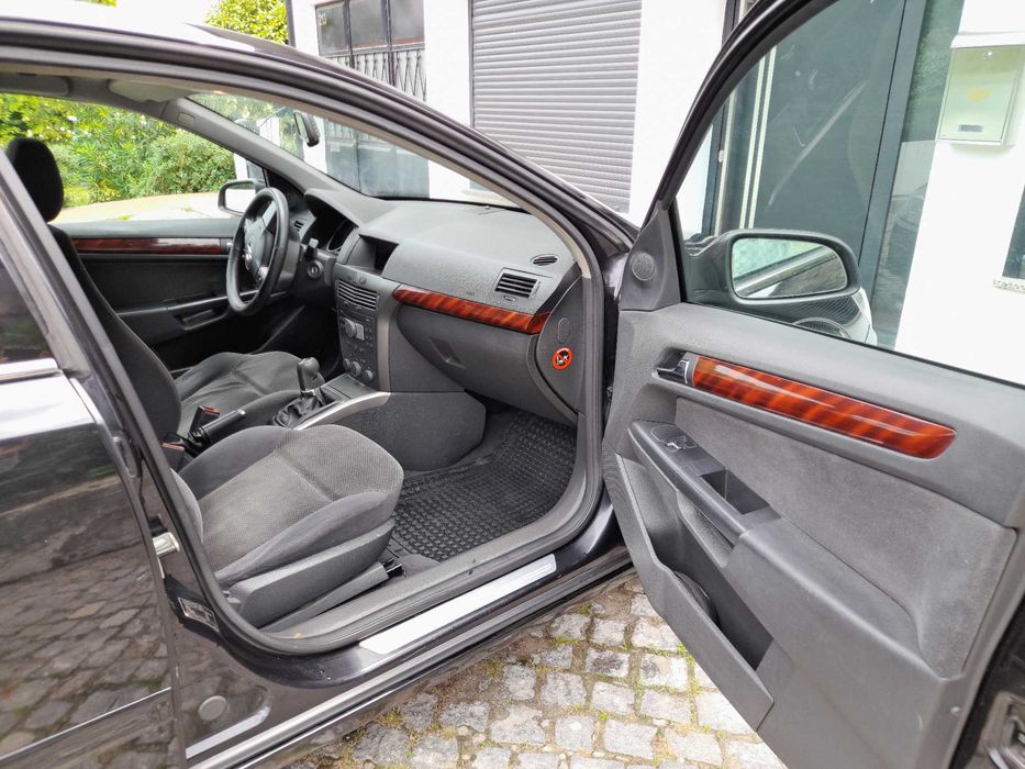 Opel Astra 1.3CDTI Elegance