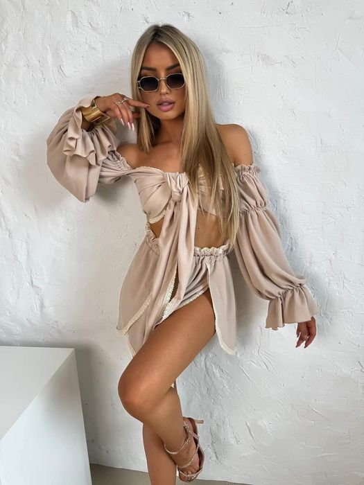 Komplet La Monne Mia beżowy top spodenki