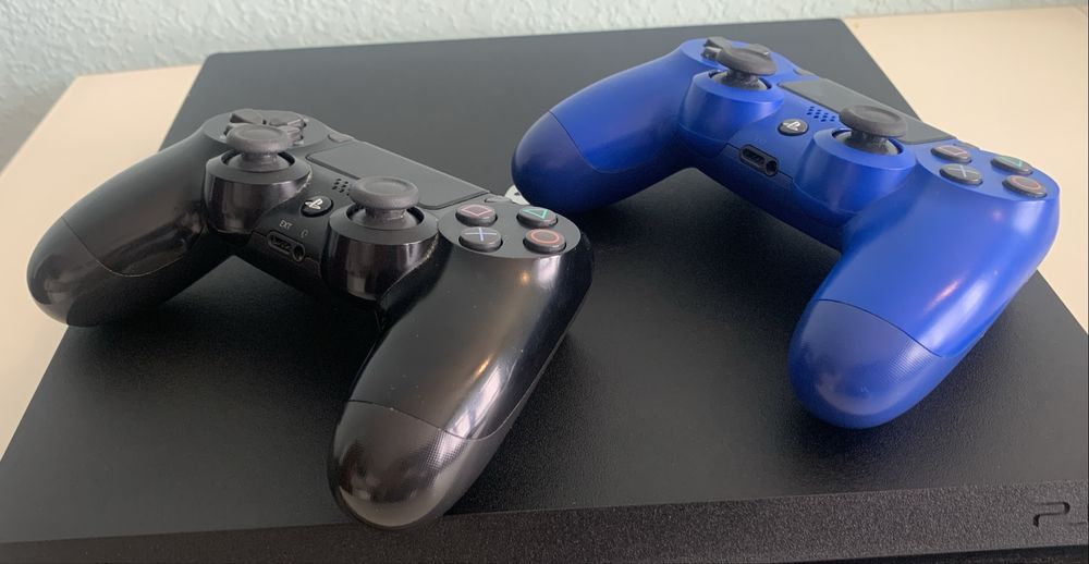 Sony PlayStation 4 PRO (PS4 RRO)