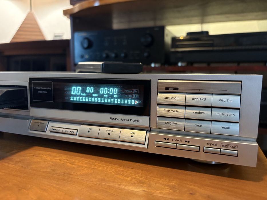 Leitor de CDs Technics SL-P202A