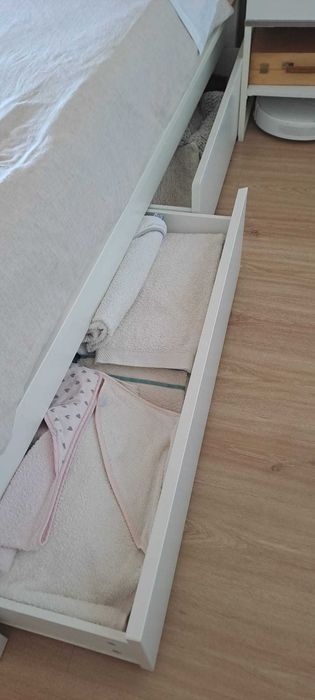 Cama de casal Malm