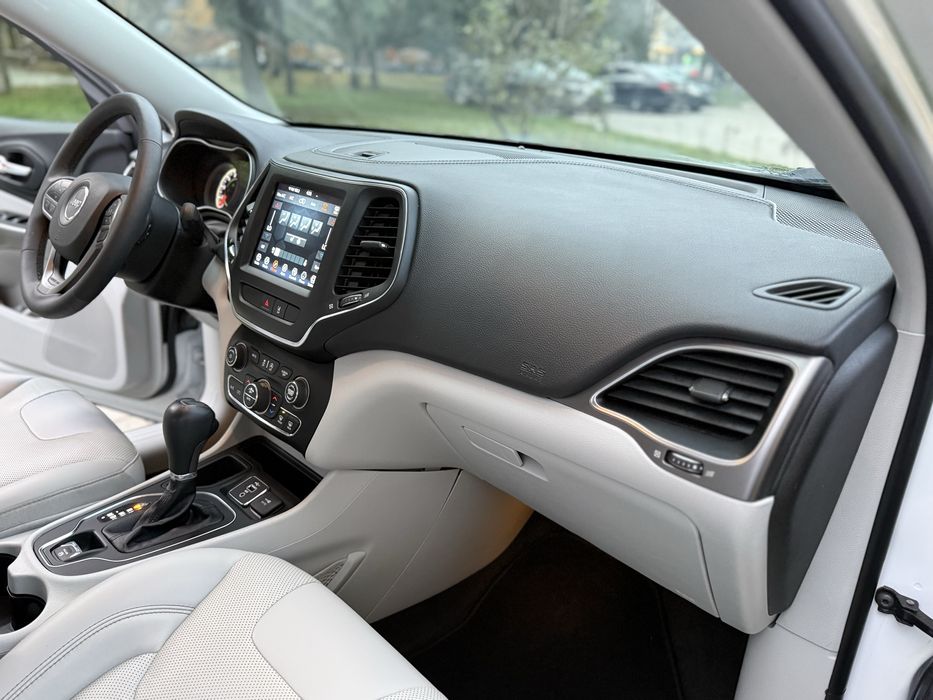 JEEP CHEROKEE 2022 р. 3.2