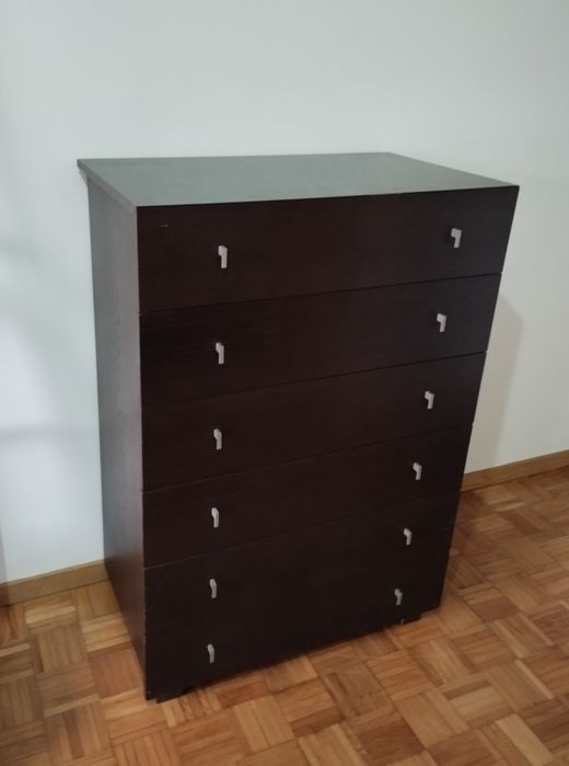 Cómoda em Madeira 6 gavetas