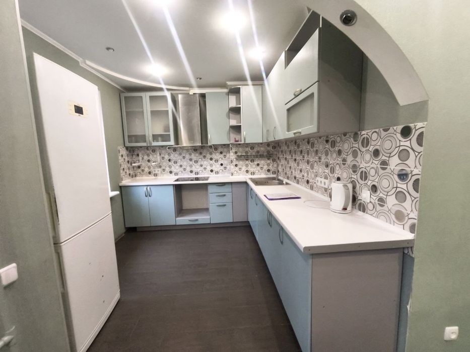 Продам трёхкомнатную квартиру