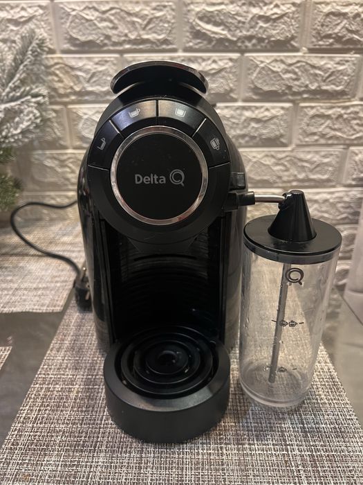 Кавова машина Delta Q кавоварка + металева капсула