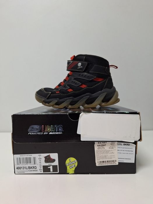 Демисезонные ботинки skechers для мальчика 32 размер светятся