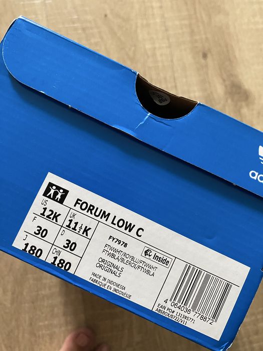 Buty Adidas Low - 30