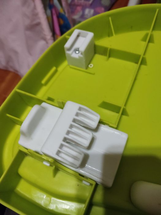 Стілець для годуваня