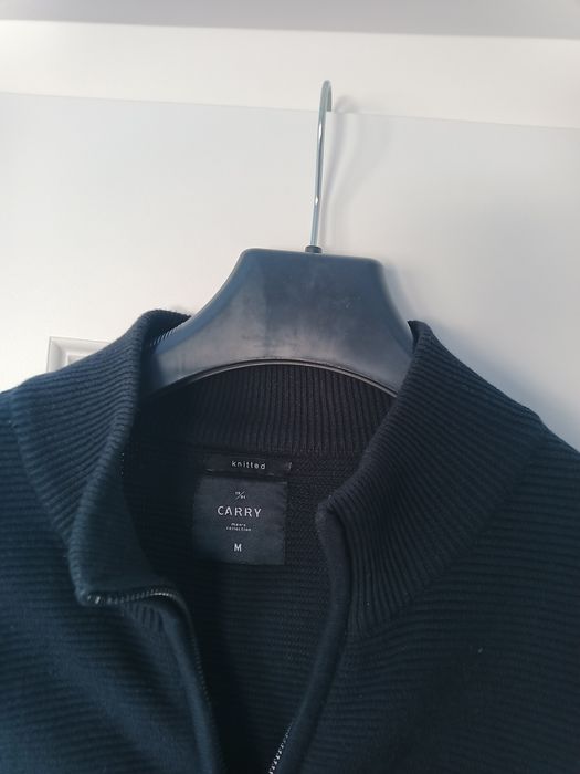czarny sweter męski marki Carry,  roz. M