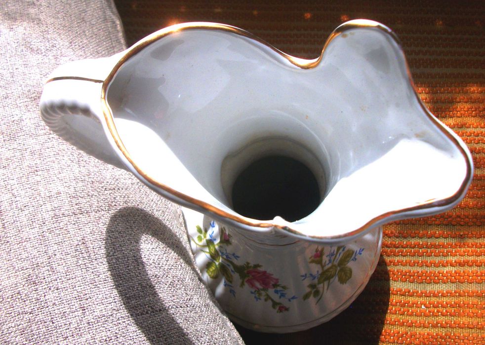 Chodzież Porcelanowy Dzban 23cm.