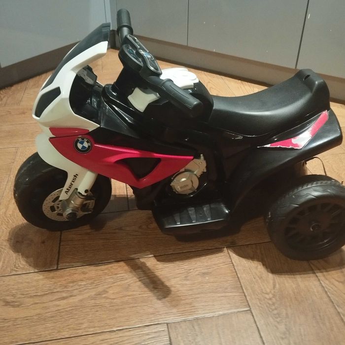 Motorek na akumulator 6V BMW R1000 z ładowarką.