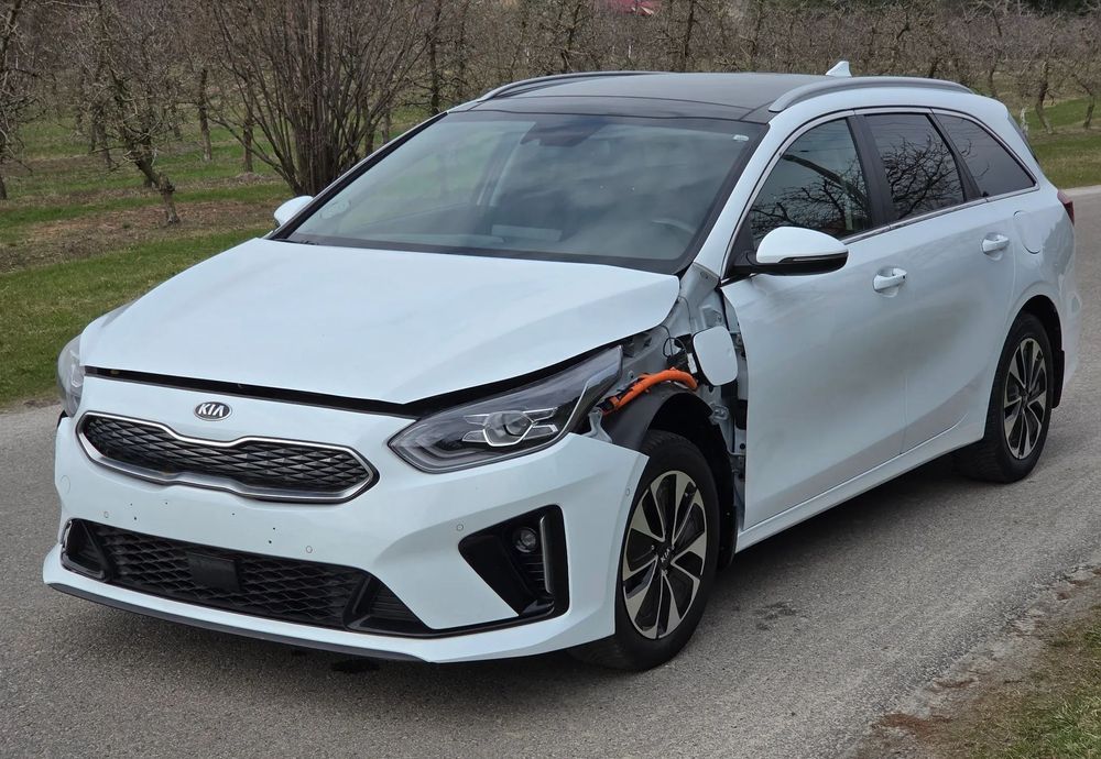 Kia Ceed JAK NOWY Panorama Bogata opcja plug in *45.000km*