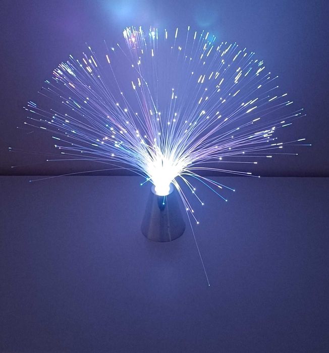 Lampa Światłowodowa LED Różne Kolory Na Baterie - Chromowana Podstawka