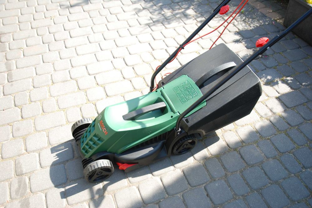 Kosiarka elektryczna do trawy Bosch