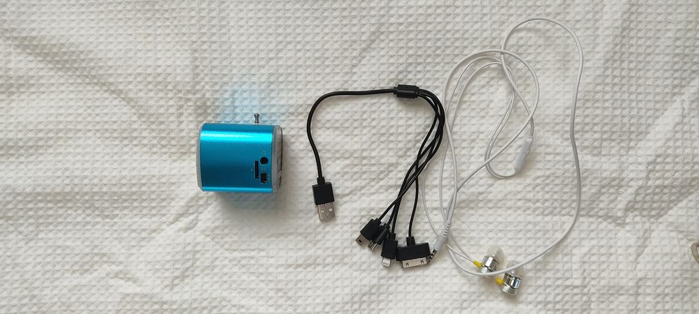 Портативна колонка яблука