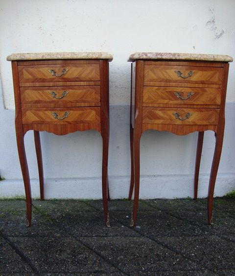Par de mesas de cabeceira