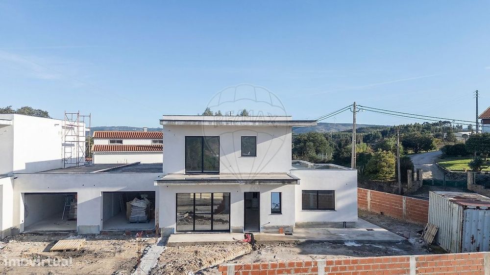 Moradia T4 para venda