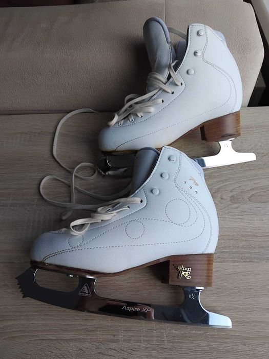 Łyżwy figurowe Risport Royal Pro