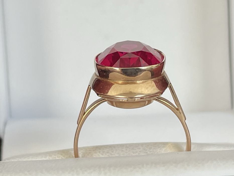 Złoty Rosyjski Pierścionek z Kamieniem Złoto 583