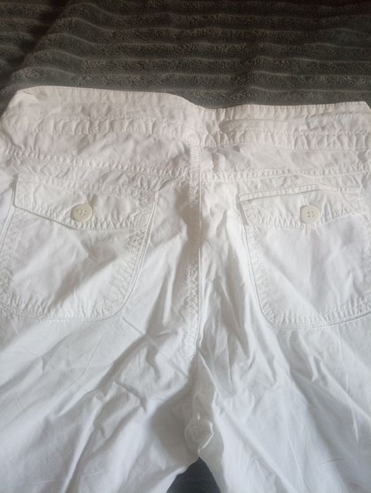 Białe bawełniane damskie spodenki 40