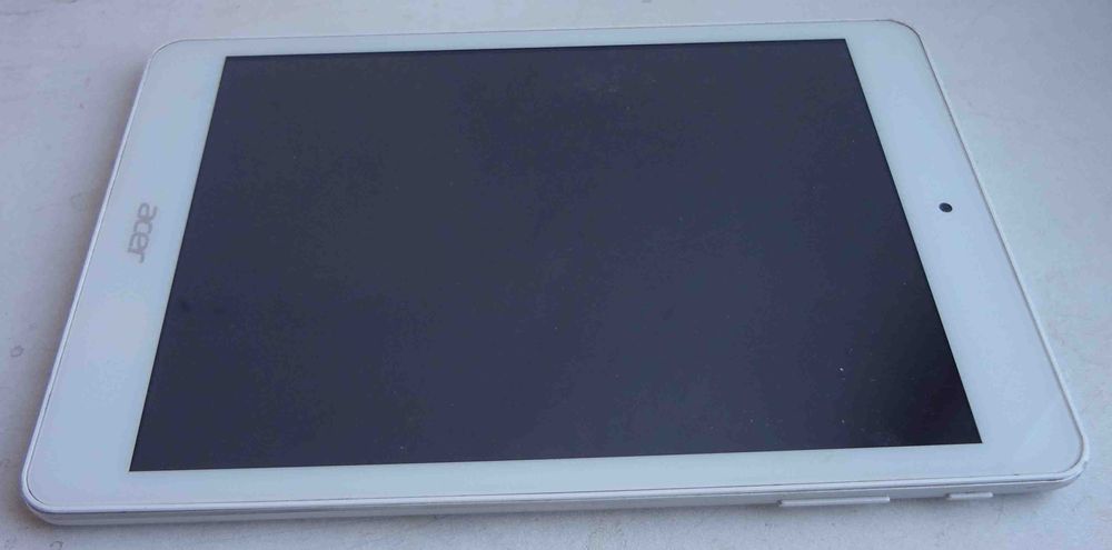 планшет Acer Iconia Tab A1-830