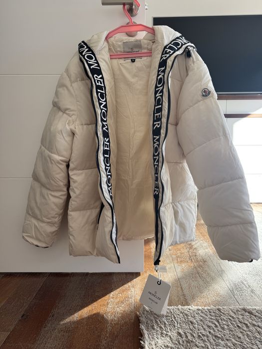 Moncler casaco novo com etiqueta  elegante e quente beje