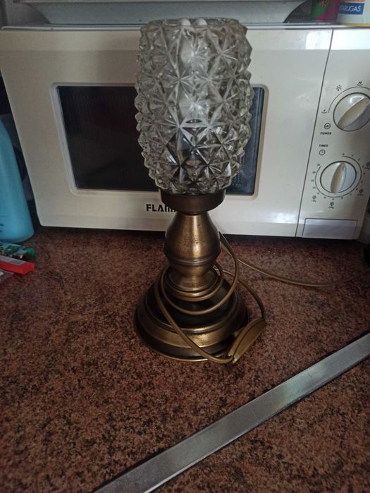 Candeeiro de mesa antigo em latão