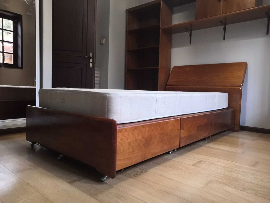 Quarto de solteiro jovem