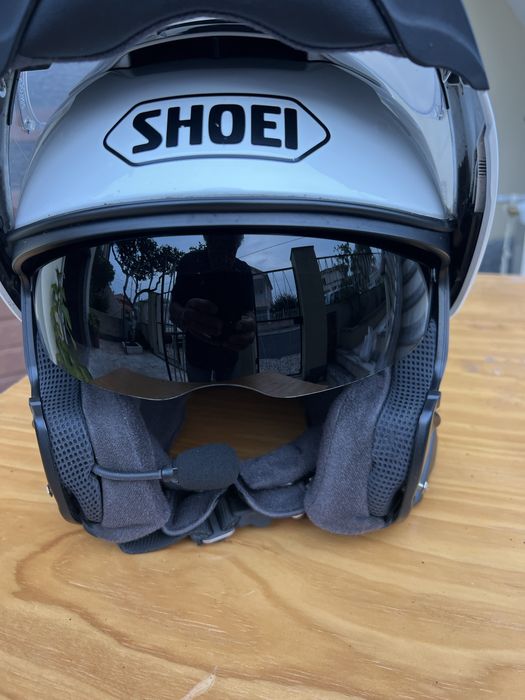Vende se capacete com sistema de som shoei L